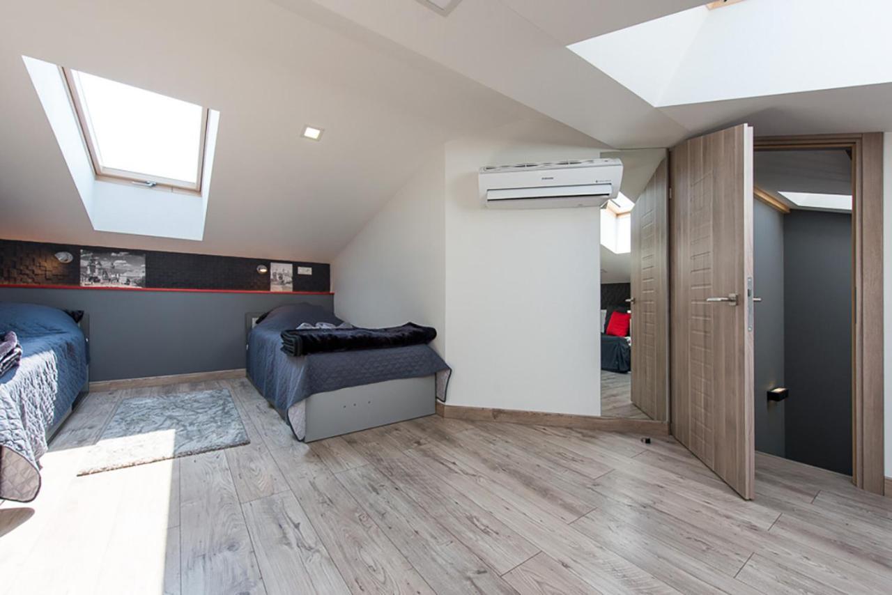 Cozy And Large 62 M2 Apartment With Air Conditioning, Old Town Cracóvia Exterior foto