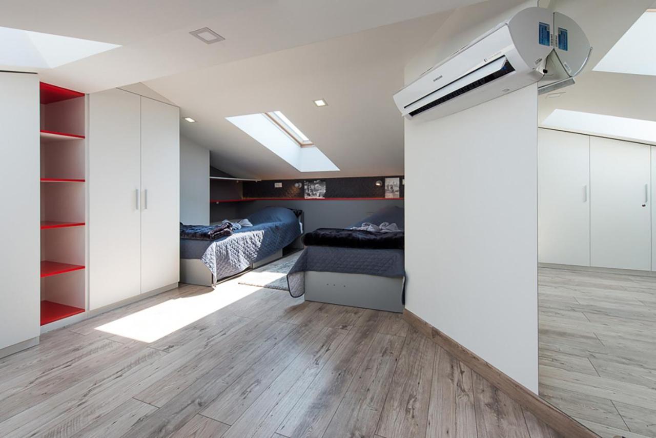 Cozy And Large 62 M2 Apartment With Air Conditioning, Old Town Cracóvia Exterior foto